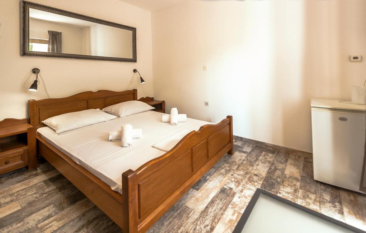 Apartments & Rooms Strcic Petra Krk Town Exterior foto