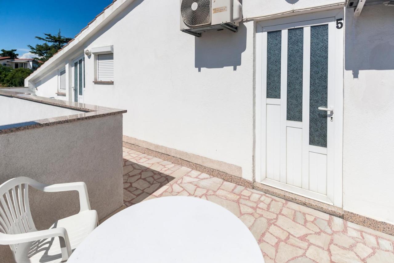 Apartments & Rooms Strcic Petra Krk Town Exterior foto