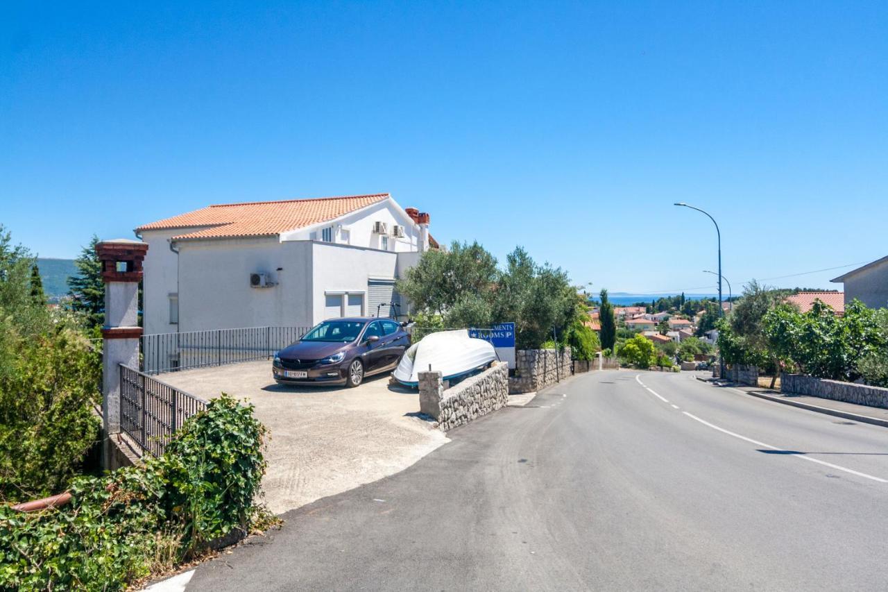 Apartments & Rooms Strcic Petra Krk Town Exterior foto
