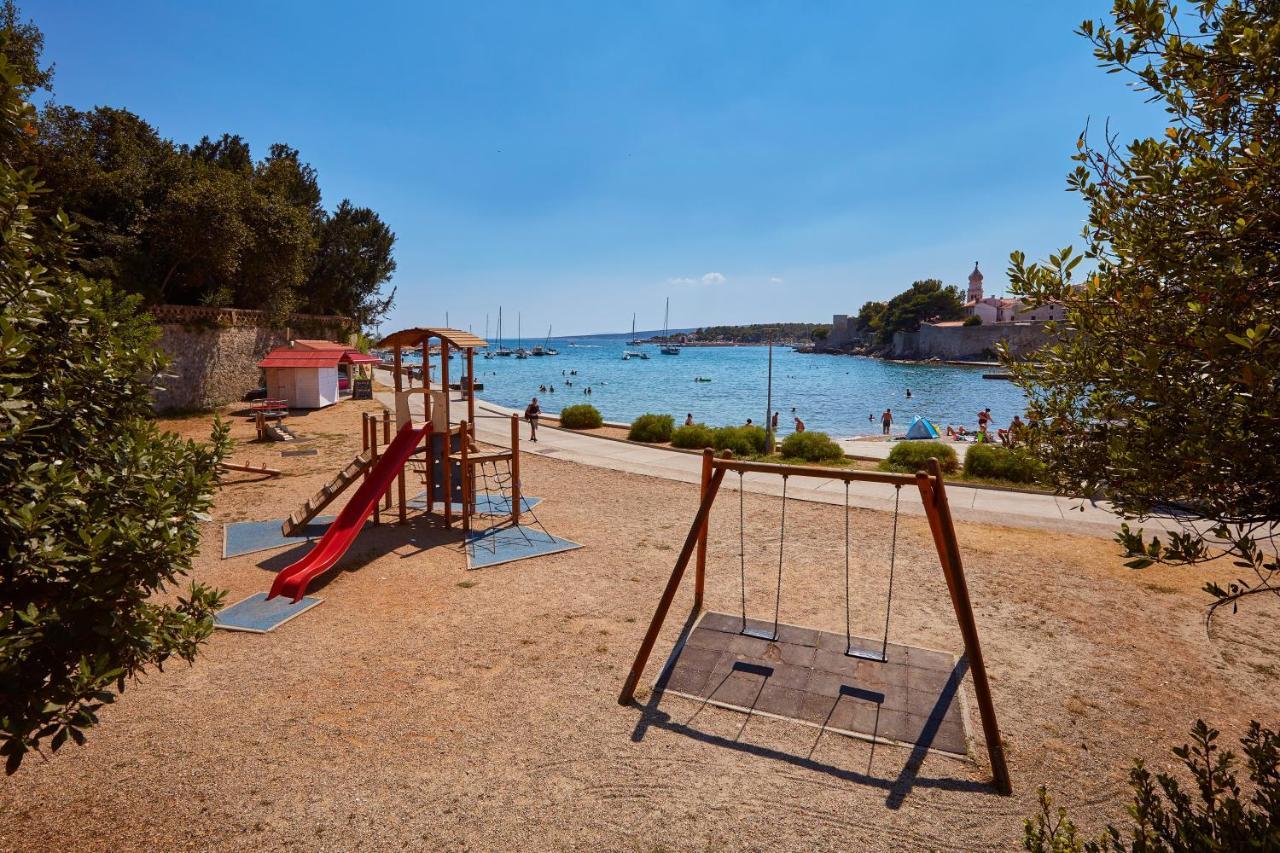 Apartments & Rooms Strcic Petra Krk Town Exterior foto